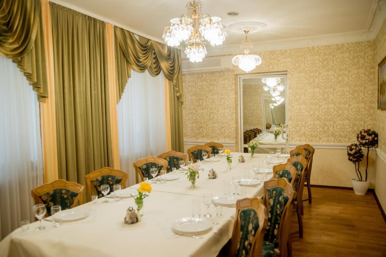 Dniprovski Zori Kremencsuk Kültér fotó